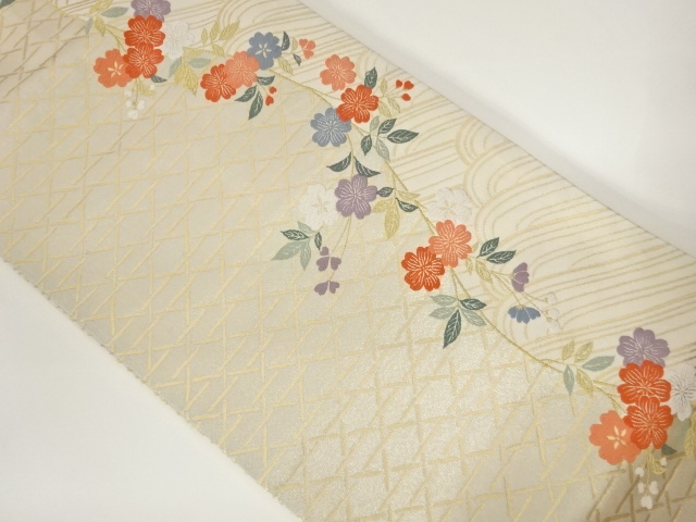 枝垂れ桜に籠目・波模様織出し名古屋帯